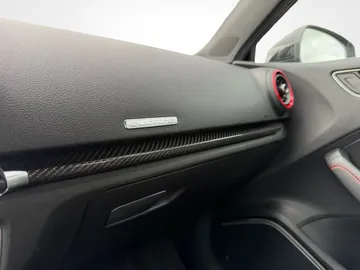 Car image 43