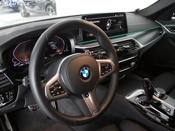 BMW 520d Touring xDrive 147 kW image number 10