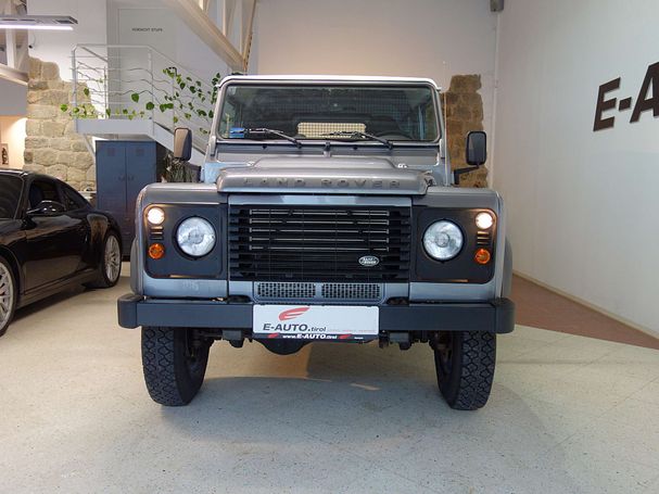 Land Rover Defender 90 2.2 90 kW image number 3