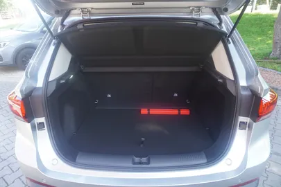 Car image 28