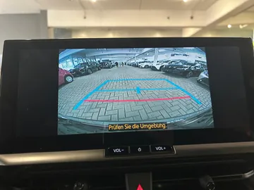 Car image 28