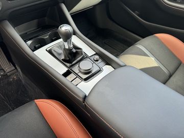 Car image 28