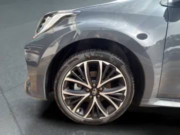 Car image 20