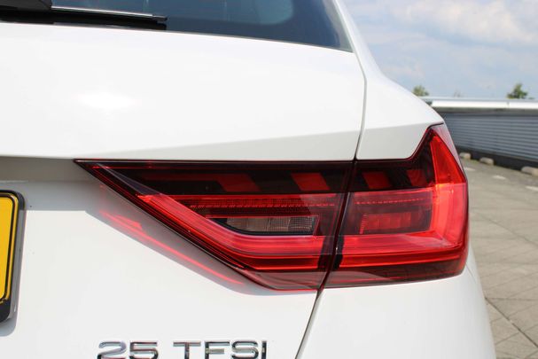 Audi A1 25 TFSIe Sportback 70 kW image number 33