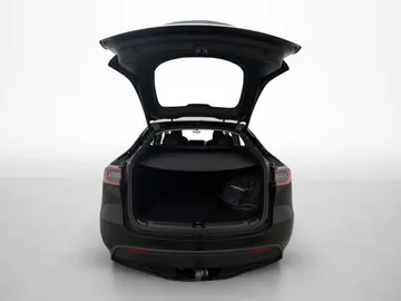 Car image 27