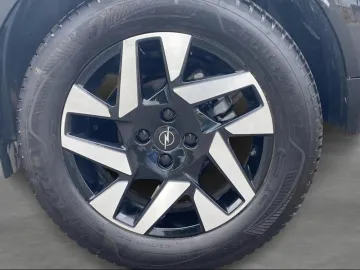 Car image 28