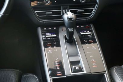 Car image 36