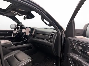 Car image 38