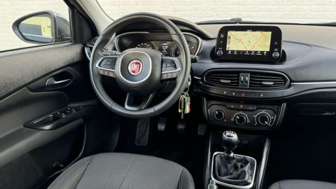 Car image 37