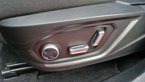 Car image 36