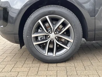 Car image 34
