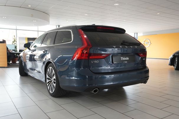 Volvo V90 D4 Momentum AWD 140 kW image number 6