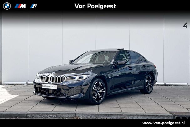 BMW 330 e 215 kW image number 1