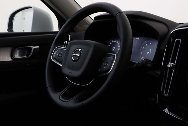 Volvo XC40 T2 95 kW image number 3