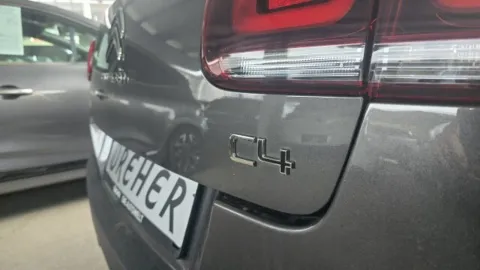 Car image 26