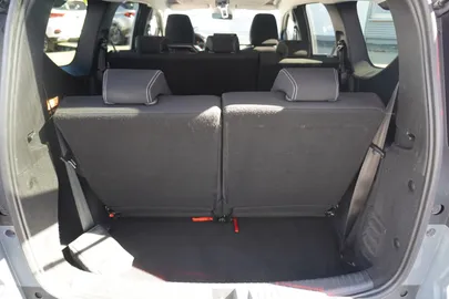 Car image 28