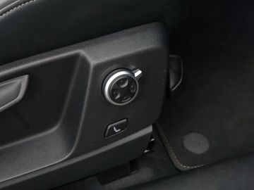 Car image 45