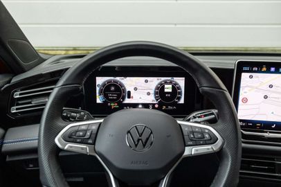 Car image 38