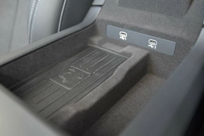 Car image 33