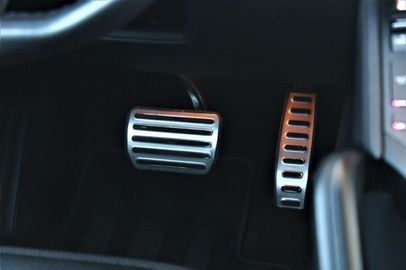 Car image 36