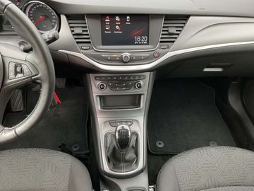 Car image 12