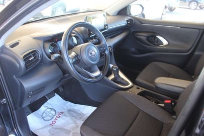 Car image 12