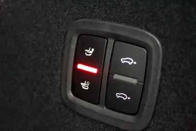 Car image 37