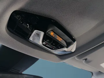 Car image 27