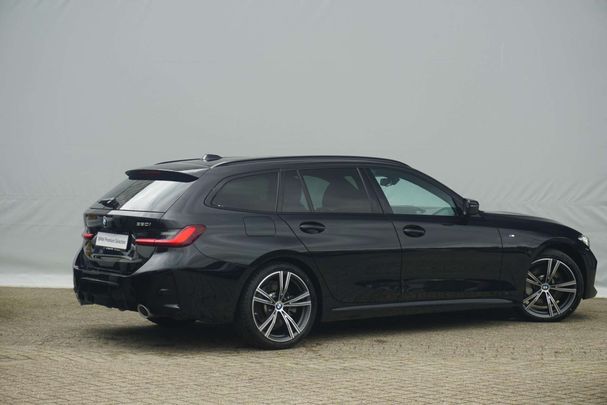 BMW 330i Touring M Sport 190 kW image number 4