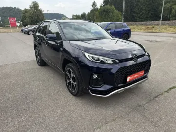 Car image 3