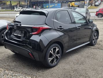 Car image 4