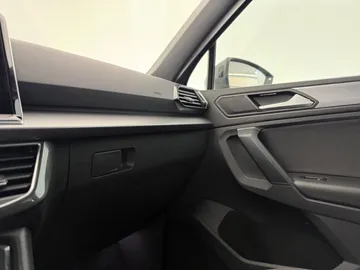 Car image 47