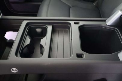 Car image 38