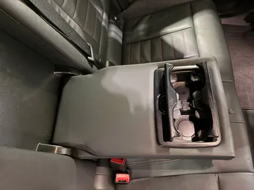 Car image 37