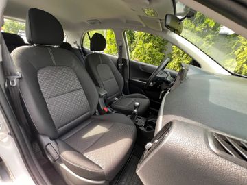 Car image 30