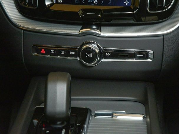 Volvo XC60 Plus 145 kW image number 12