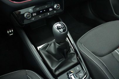 Car image 32