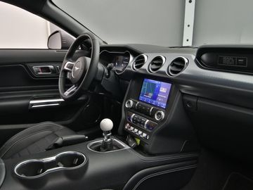 Car image 32