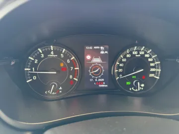 Car image 27