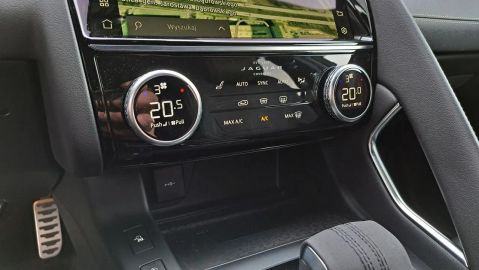 Car image 33