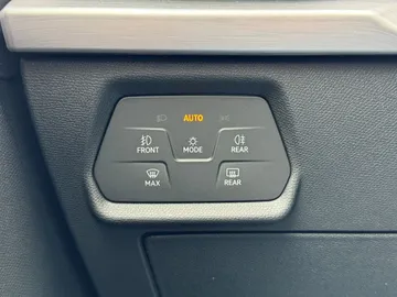 Car image 35
