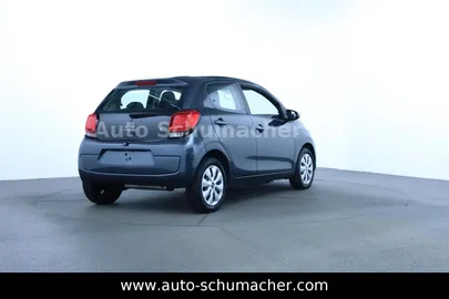 Car image 5