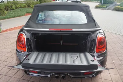 Car image 35