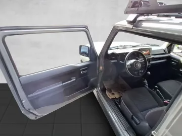 Car image 30