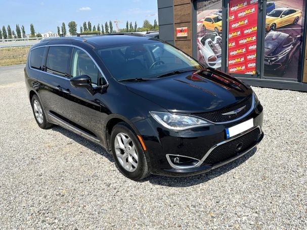 Chrysler Pacifica 214 kW image number 2