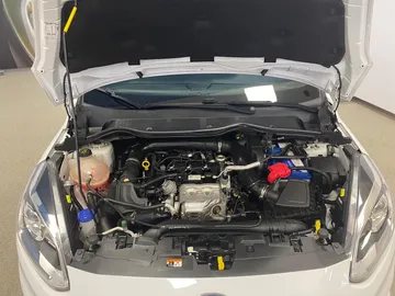 Car image 32