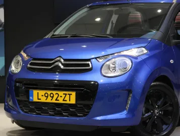 Car image 3