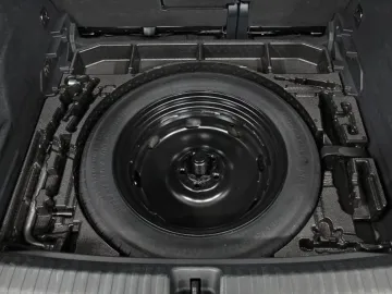 Car image 36
