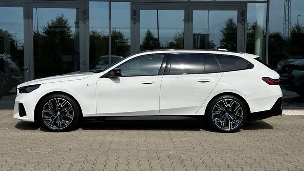 BMW i5 M60 xDrive 440 kW image number 3