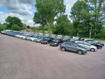 Car image 47